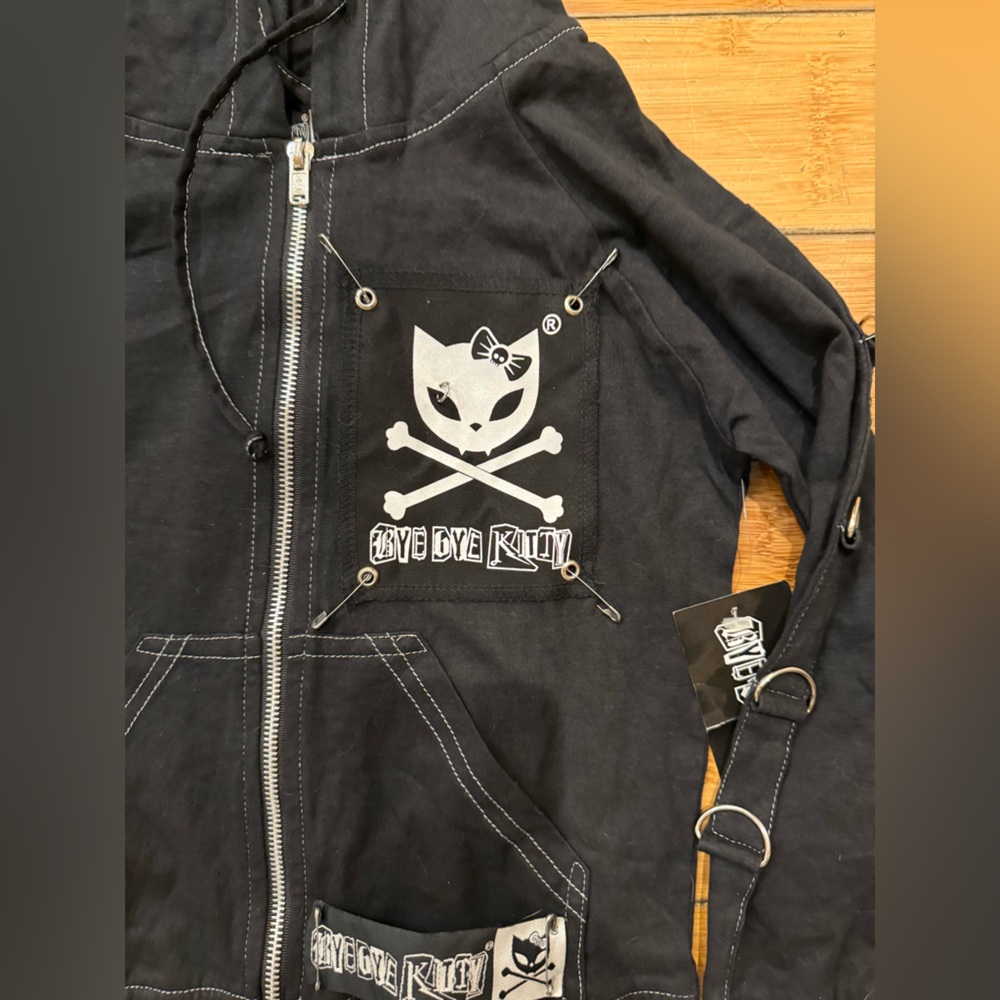 NWT Bye Bye Kitty Youth S Black Pierced Cat Vintage Hoodie skull D ring - Picture 2 of 8